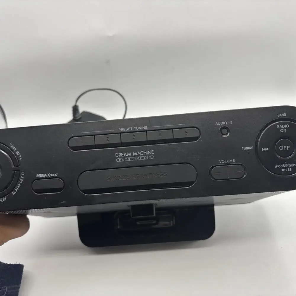 Sony ICF - C1IPMK2 Dream Machine Speaker System Clock - Radio for iPod iPhone